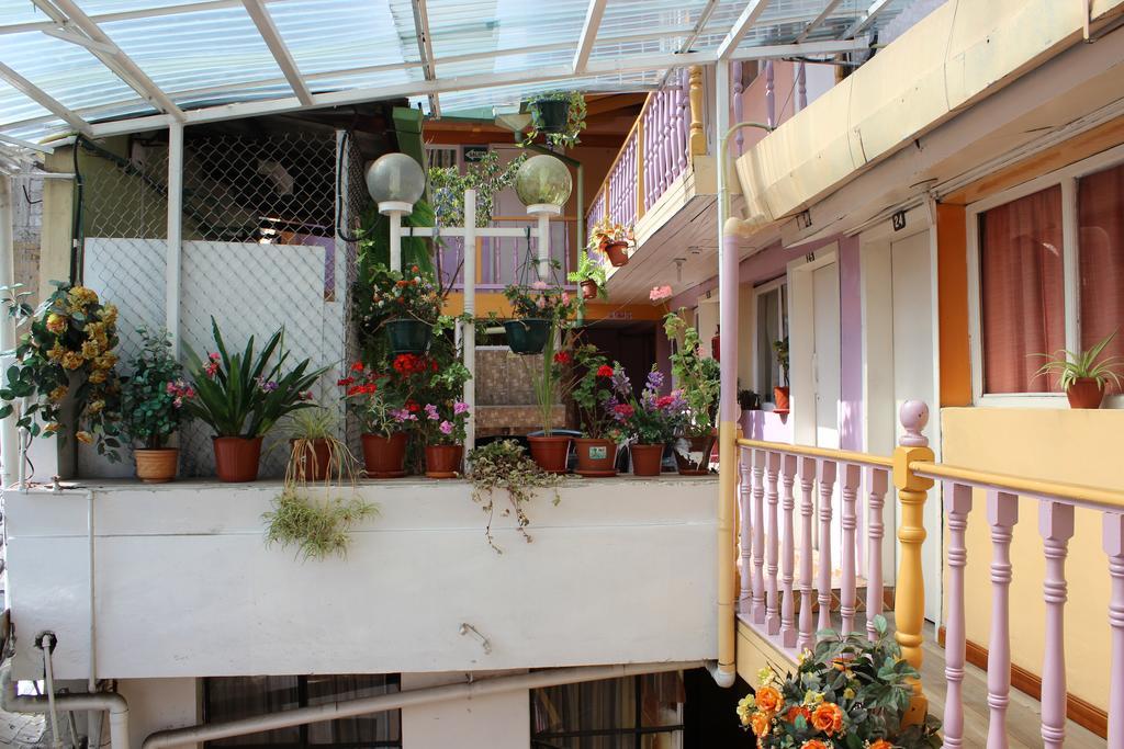 Hostal Yumbo Imperial Quito Exterior foto