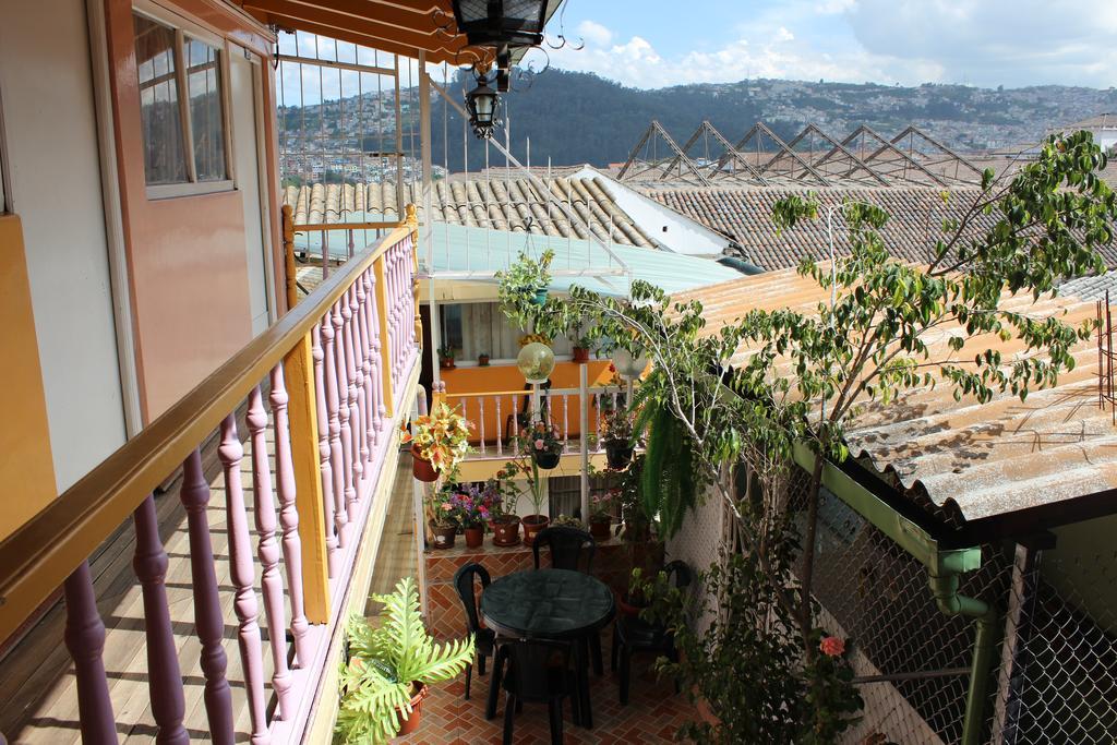 Hostal Yumbo Imperial Quito Exterior foto
