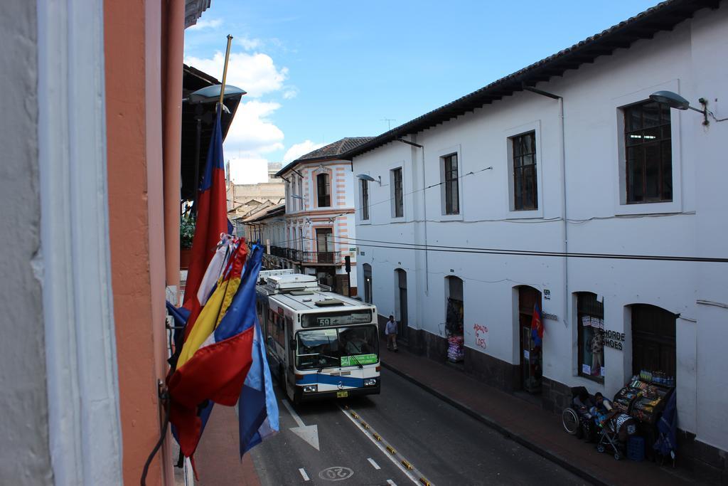 Hostal Yumbo Imperial Quito Exterior foto